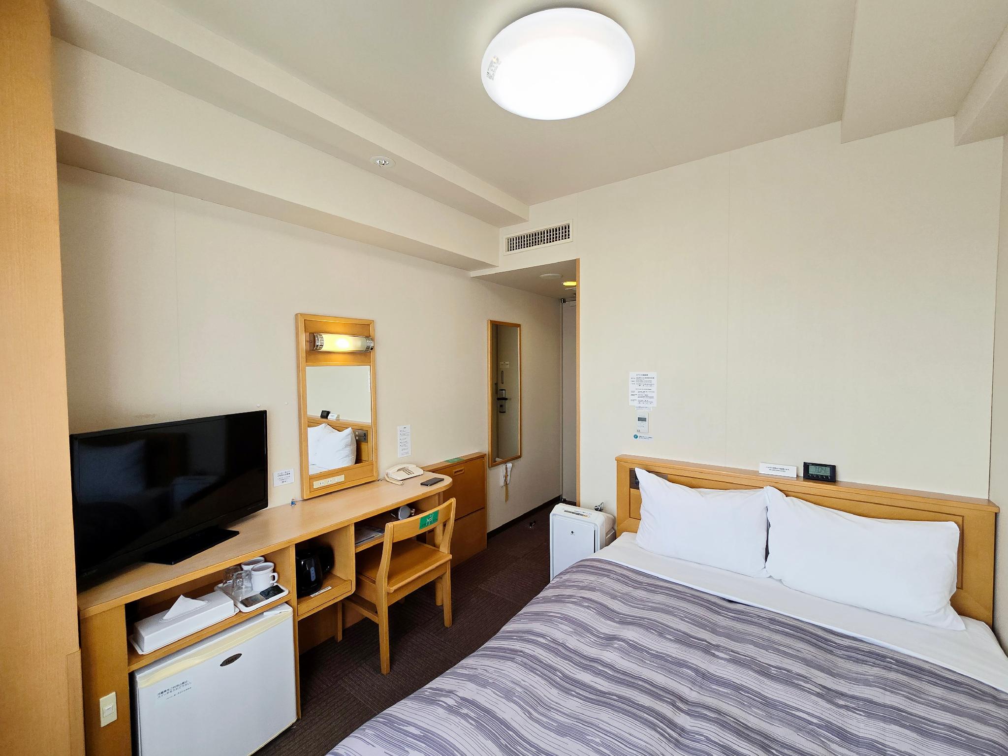 Semi Room, Standard, Semi Double Bed, Smoking