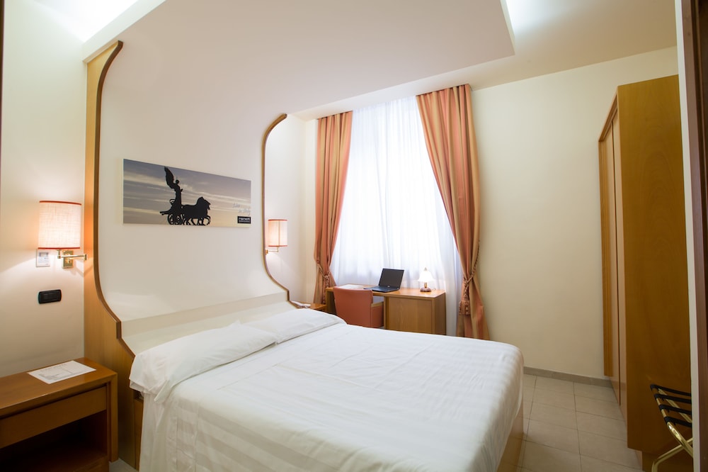 Crosti Hotel And Residence 10/45