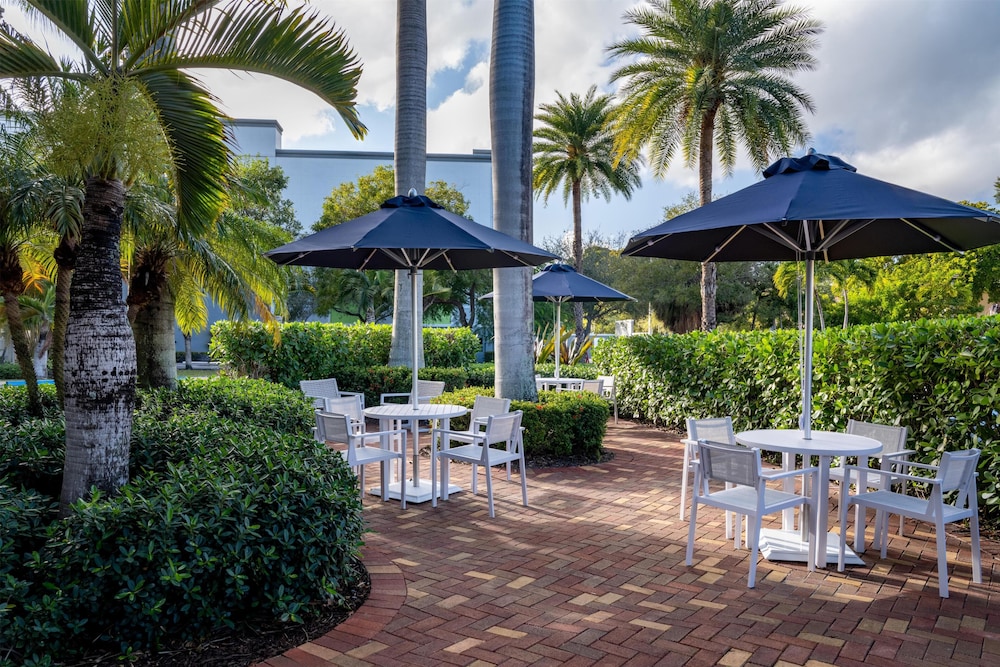 Hyatt Place Fort Lauderdale Cruise Port 43/47