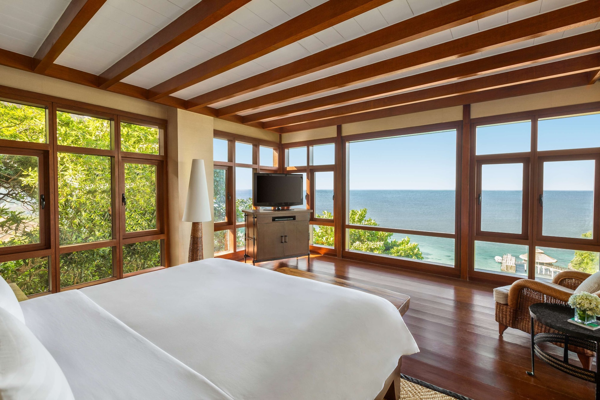 TREE HOUSE, VILLA