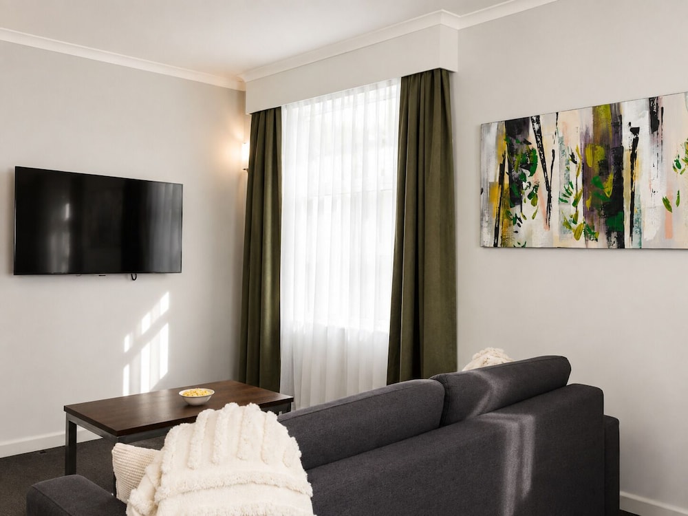 ABODE NARRABUNDAH 47/71