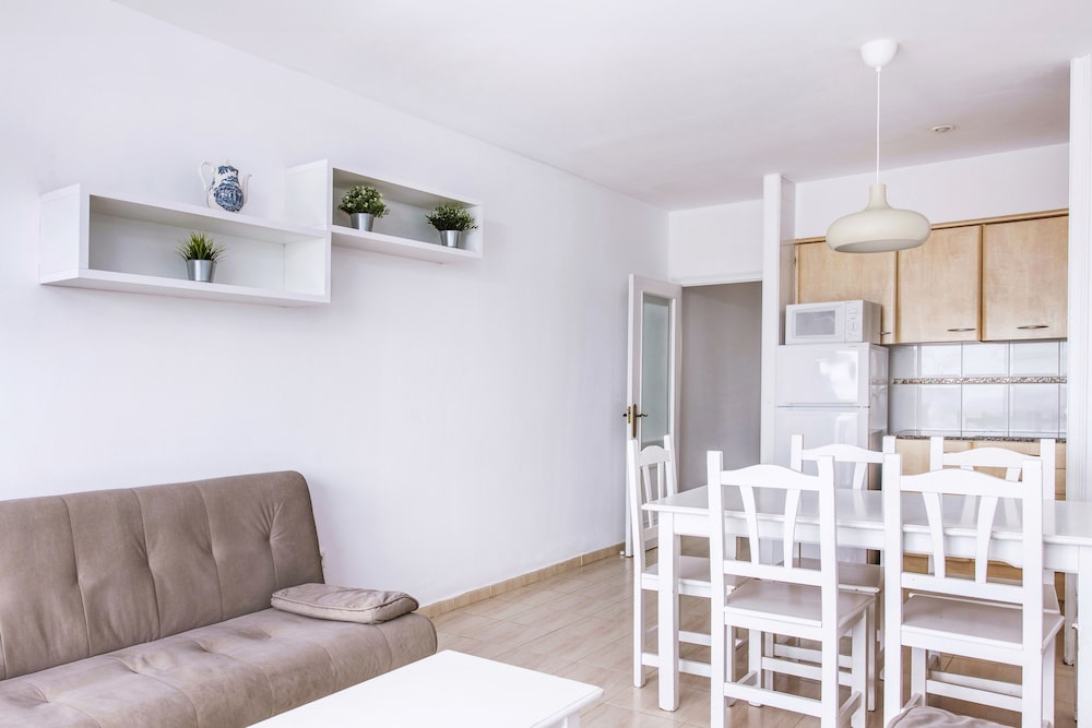 APARTAMENTOS TORREVELLA 20/37