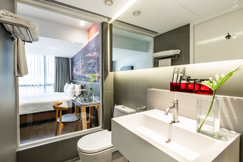 Galleria 12 Sukhumvit Bangkok by Compass Hospitality 49/50