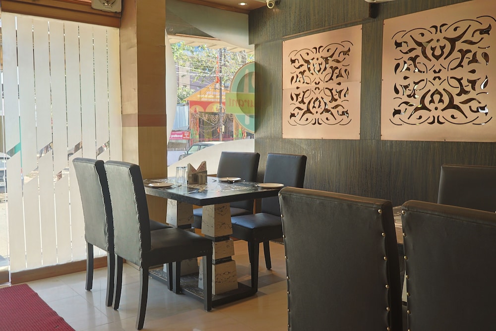 HOTEL SUDARSHAN PALACE 43/48