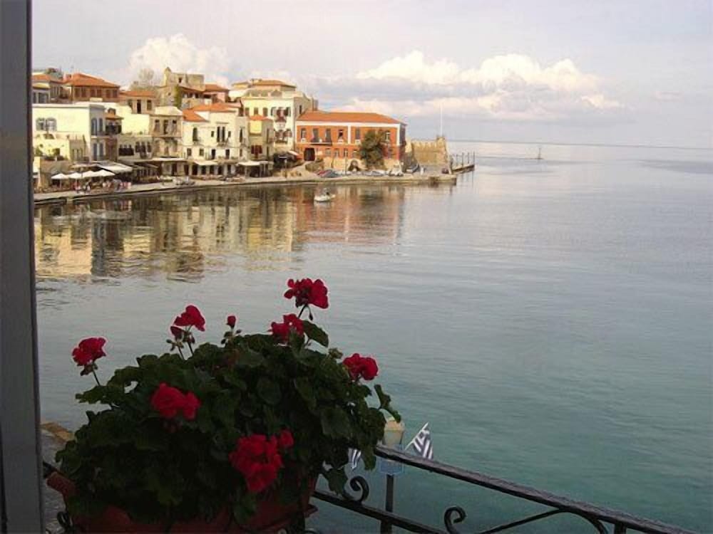 Belmondo Hotel & Suites 32/39