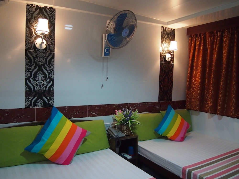 Delta Hotel 40/50