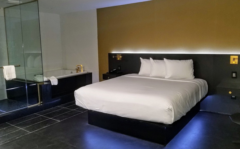 Glen Capri Inn Suites Burbank 4/32