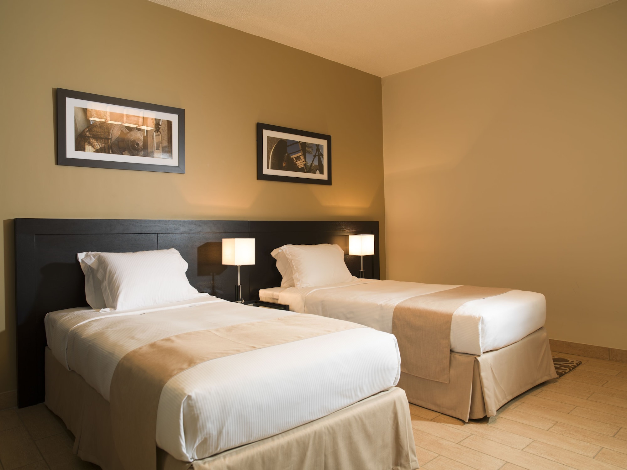 2 BEDROOMS, DELUXE