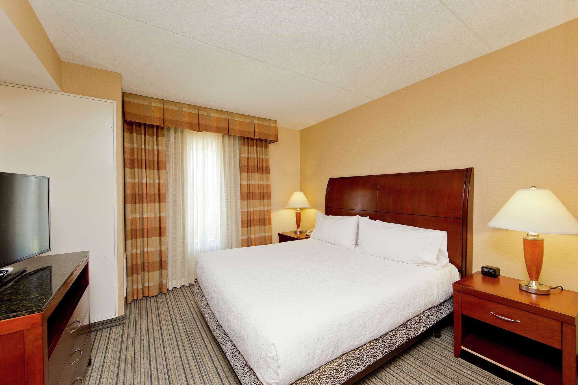 جناح جونيور، Hilton Garden Inn Winchester 2/6