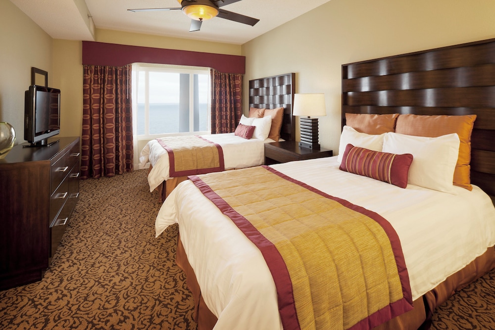3 BEDROOMS, CONDO, STANDARD, KITCHEN