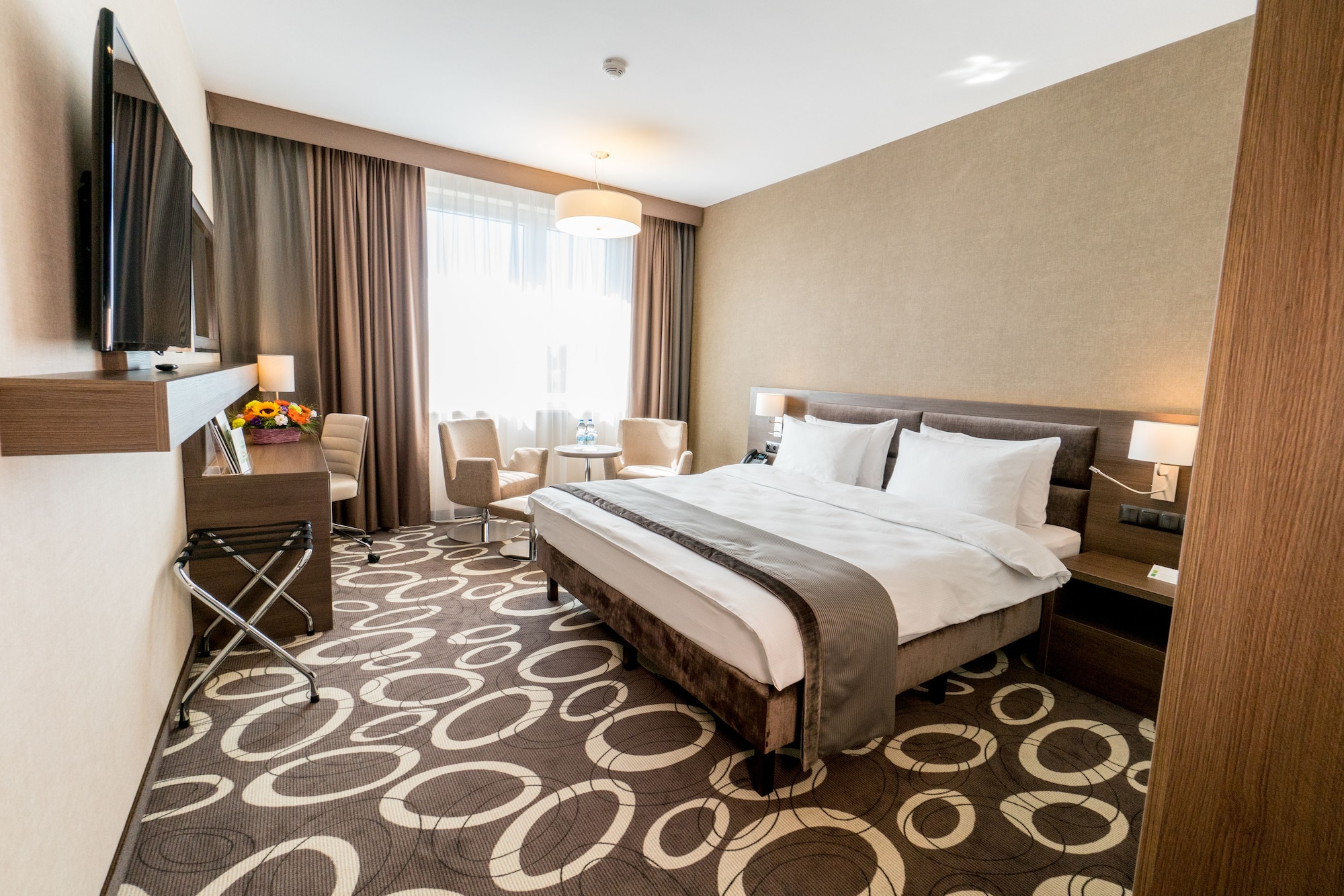 جناح بسرير كينج بإطلالة على المدينة بشرفة، HOLIDAY INN DABROWA GORNICZA 2/10