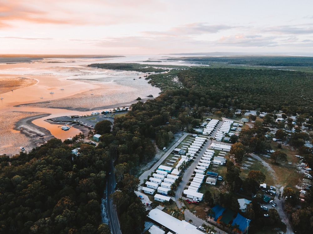 BIG4 Breeze Holiday Park Rainbow Beach 43/47