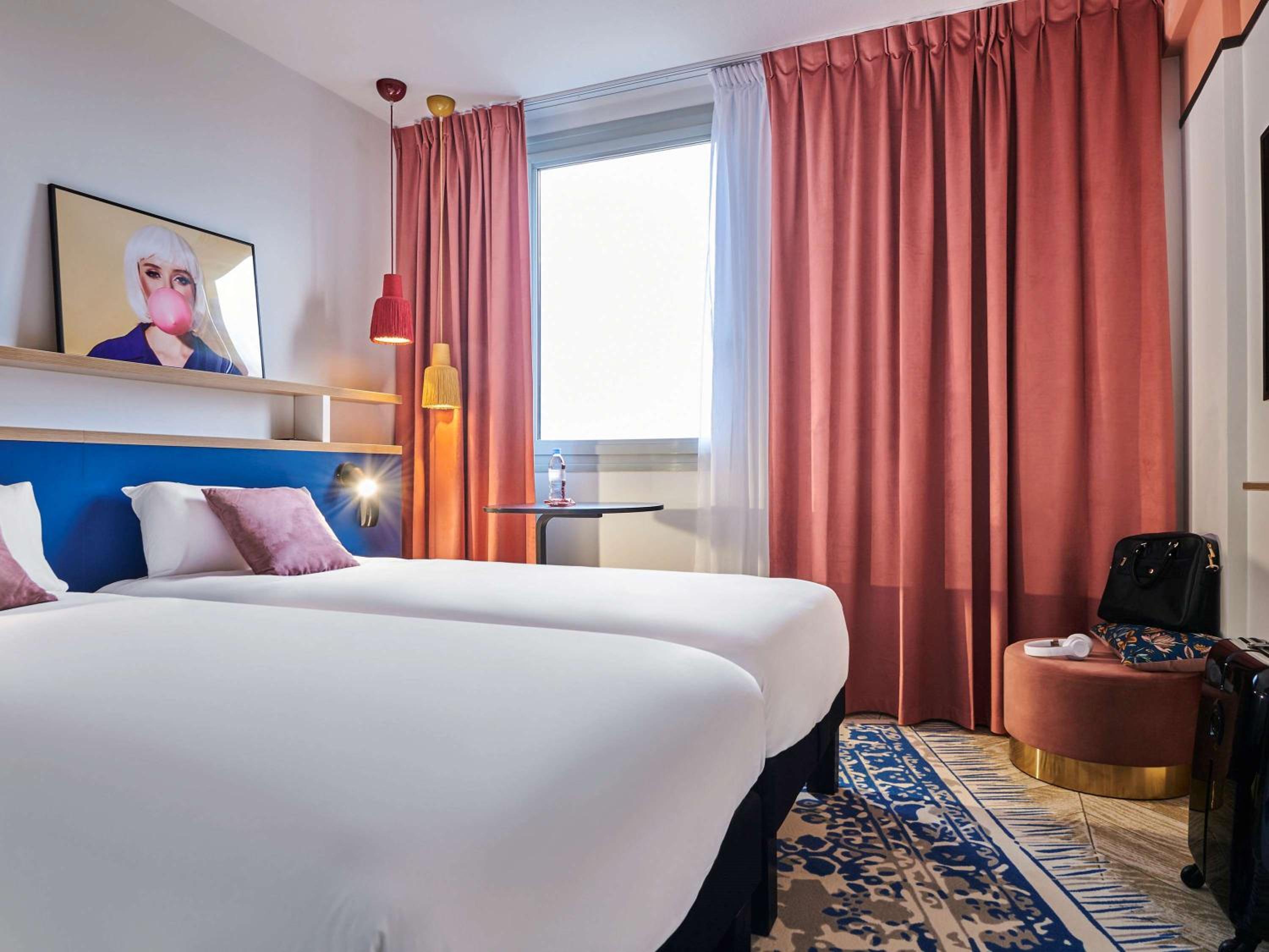 Room at Hotel Regina Louvre, PARIS