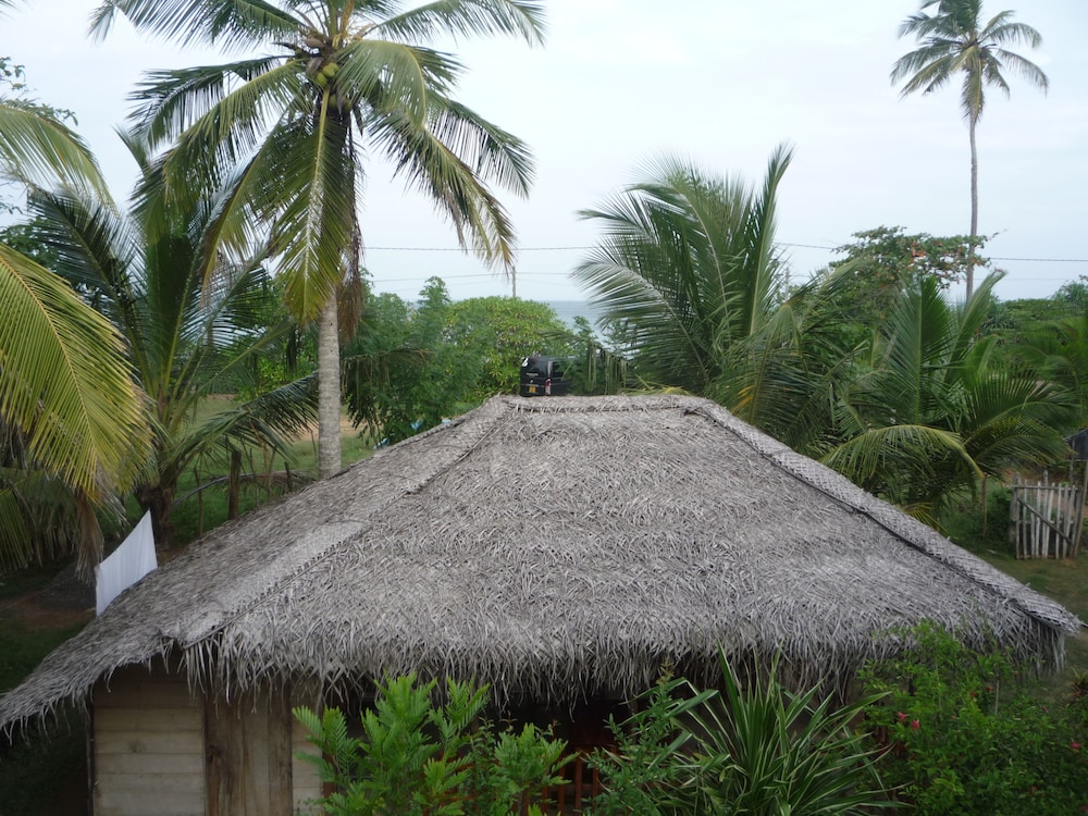Beach Lagoon Guest House 48/50