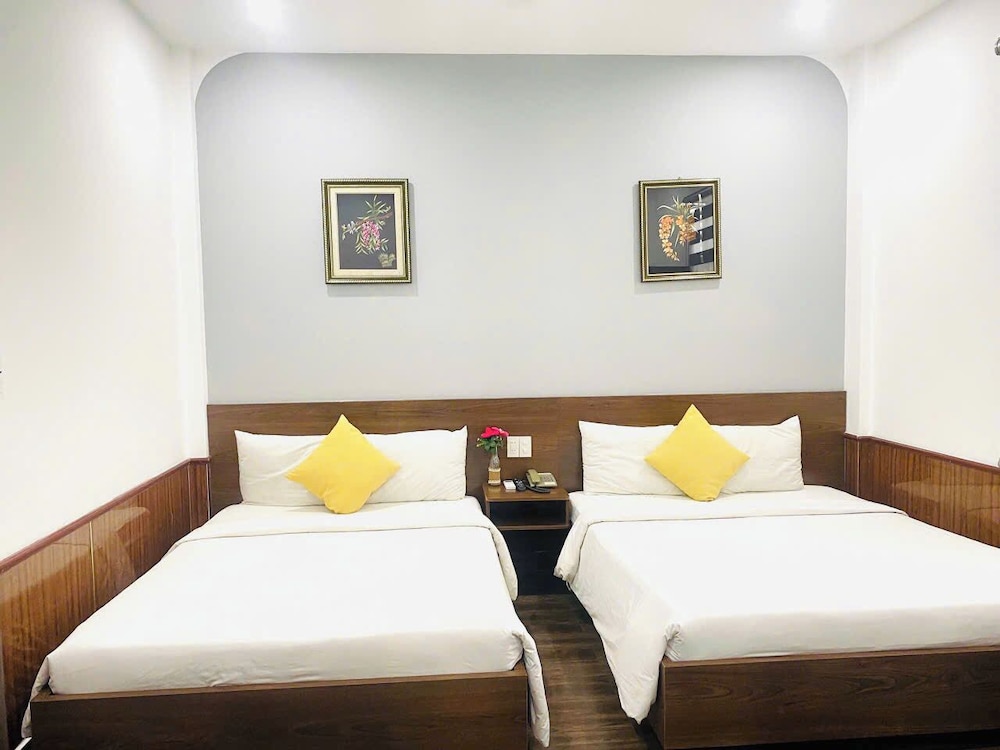 DELUXE, DOUBLE BED