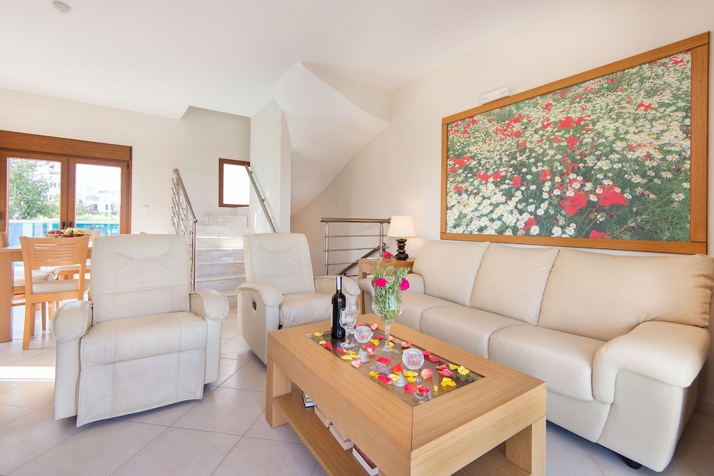 Horizon Line Villas 16/36