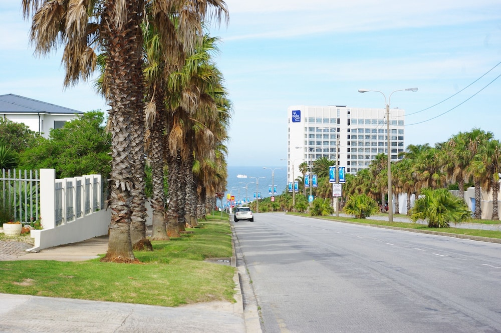 Aqua Marine Guest House 58/67