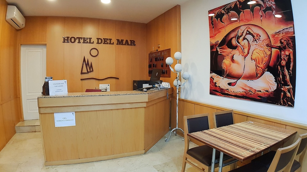 Hotel del Mar 8/44