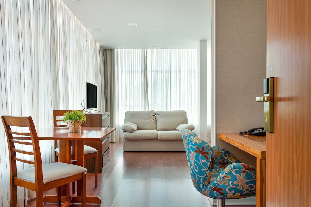 Petropolis Inn 34/50