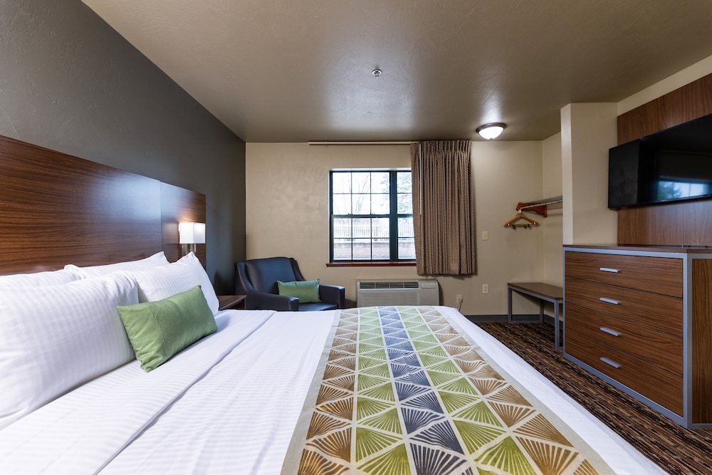 Extended Stay Airport 6/50
