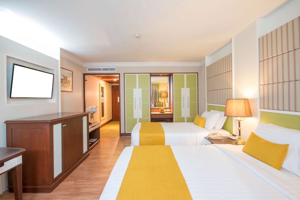 Golden Tulip Sovereign Hotel 13/50
