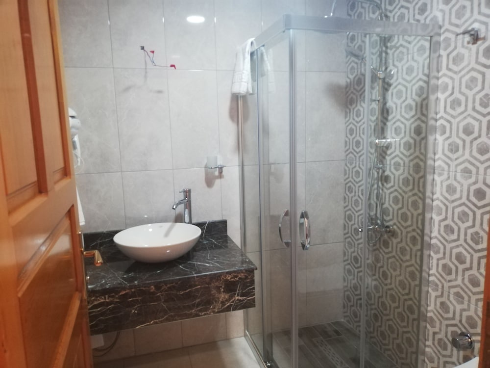Woo Town Suites 39/43