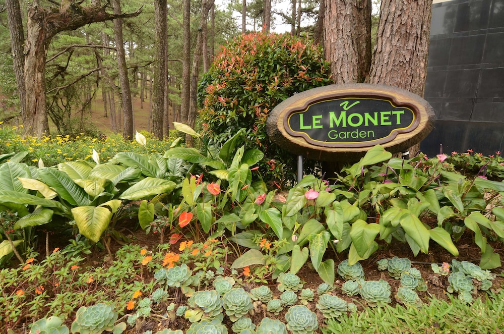 Le Monet Hotel 50/52