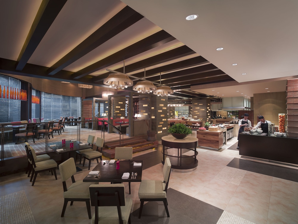 New World Makati Hotel 39/47