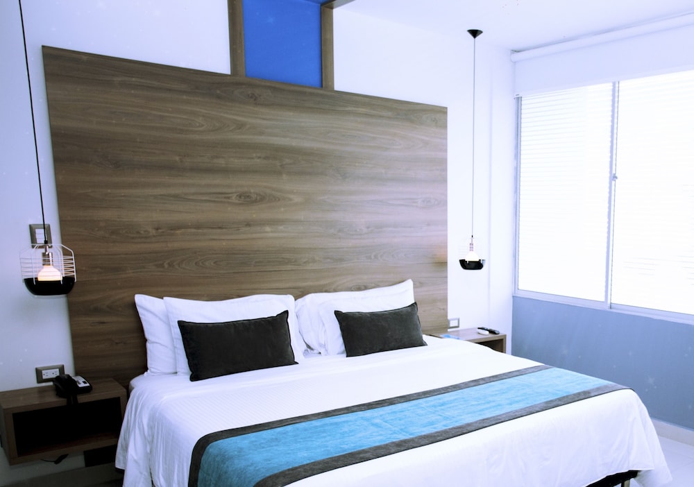 HOTEL BLUE CONCEPT 22/65