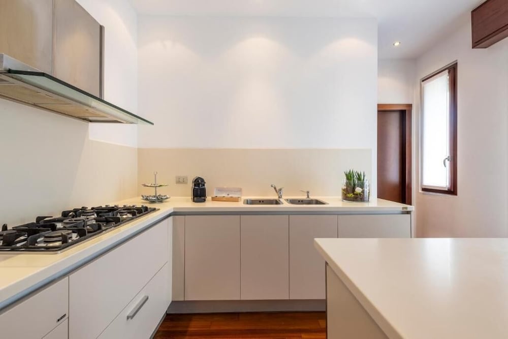 غرفة مع أريكة، Milan Royal Suites Luxury Apartments 6/6