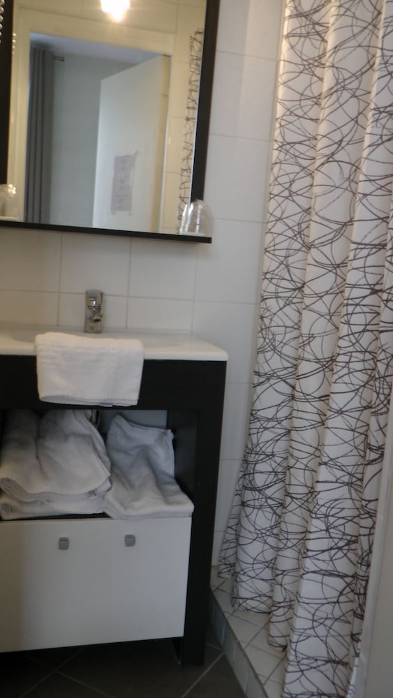 L Univers Hotel 38/41