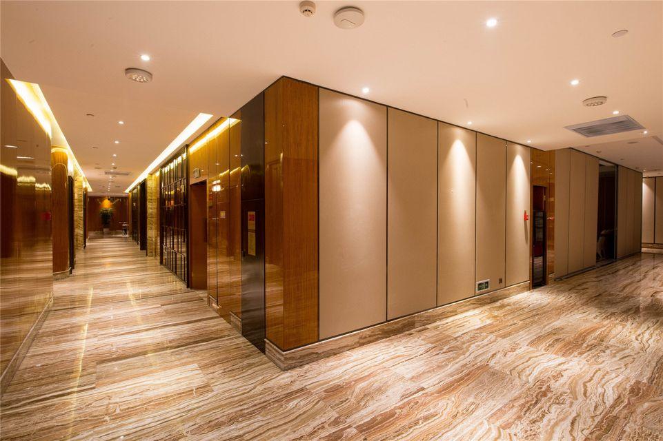 Qinchuan Hotel 15/55