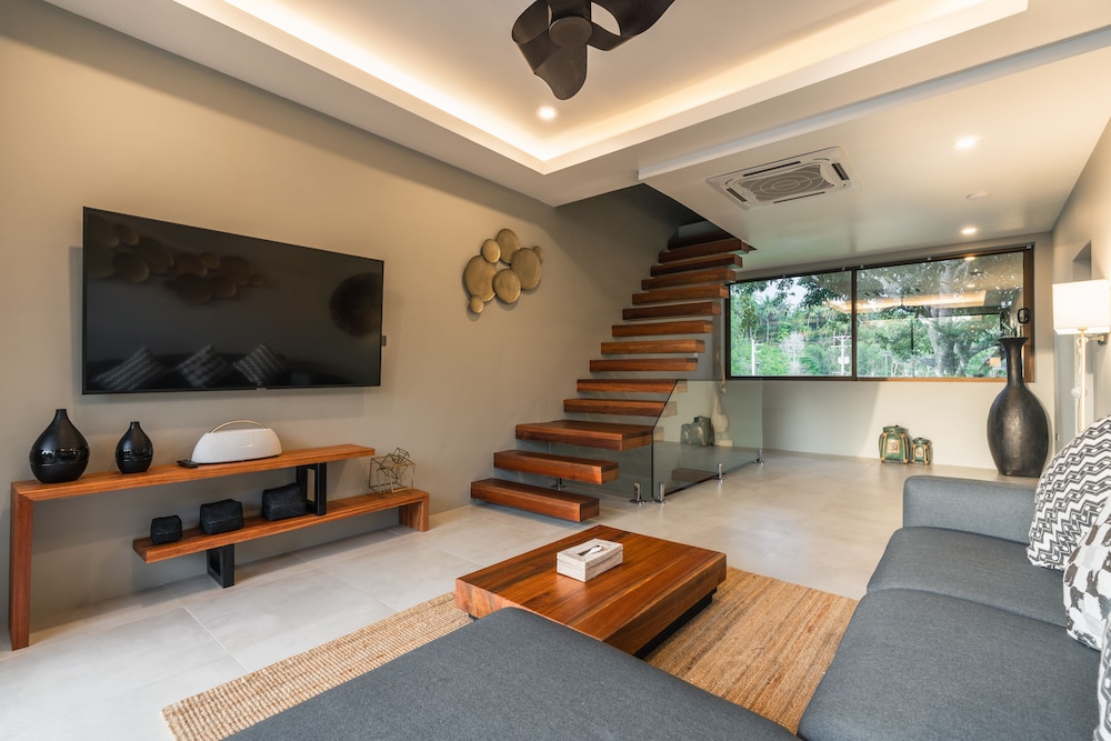 Zee Luxury Boutique Hotel 35/45