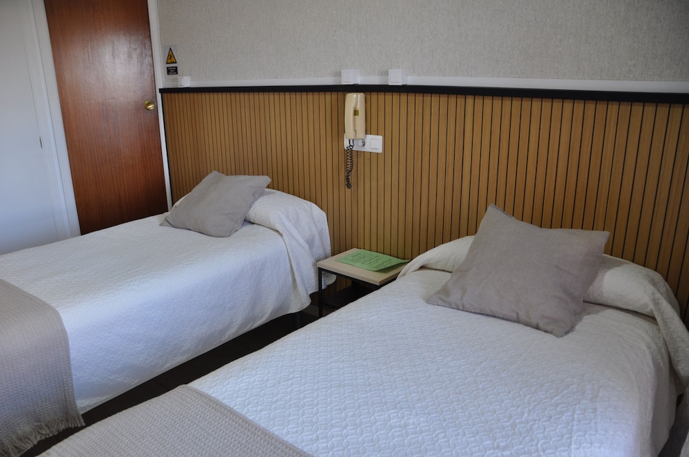 Hostal Ramón Y Cajal 23/50