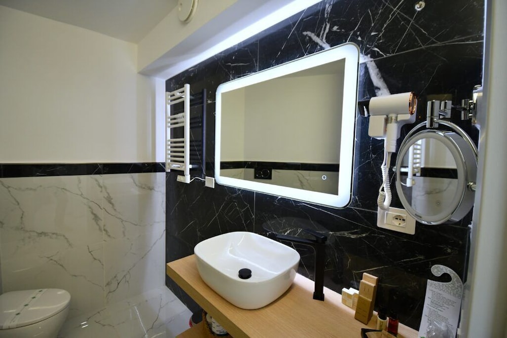 Bajamar Beach Hotel 47/49