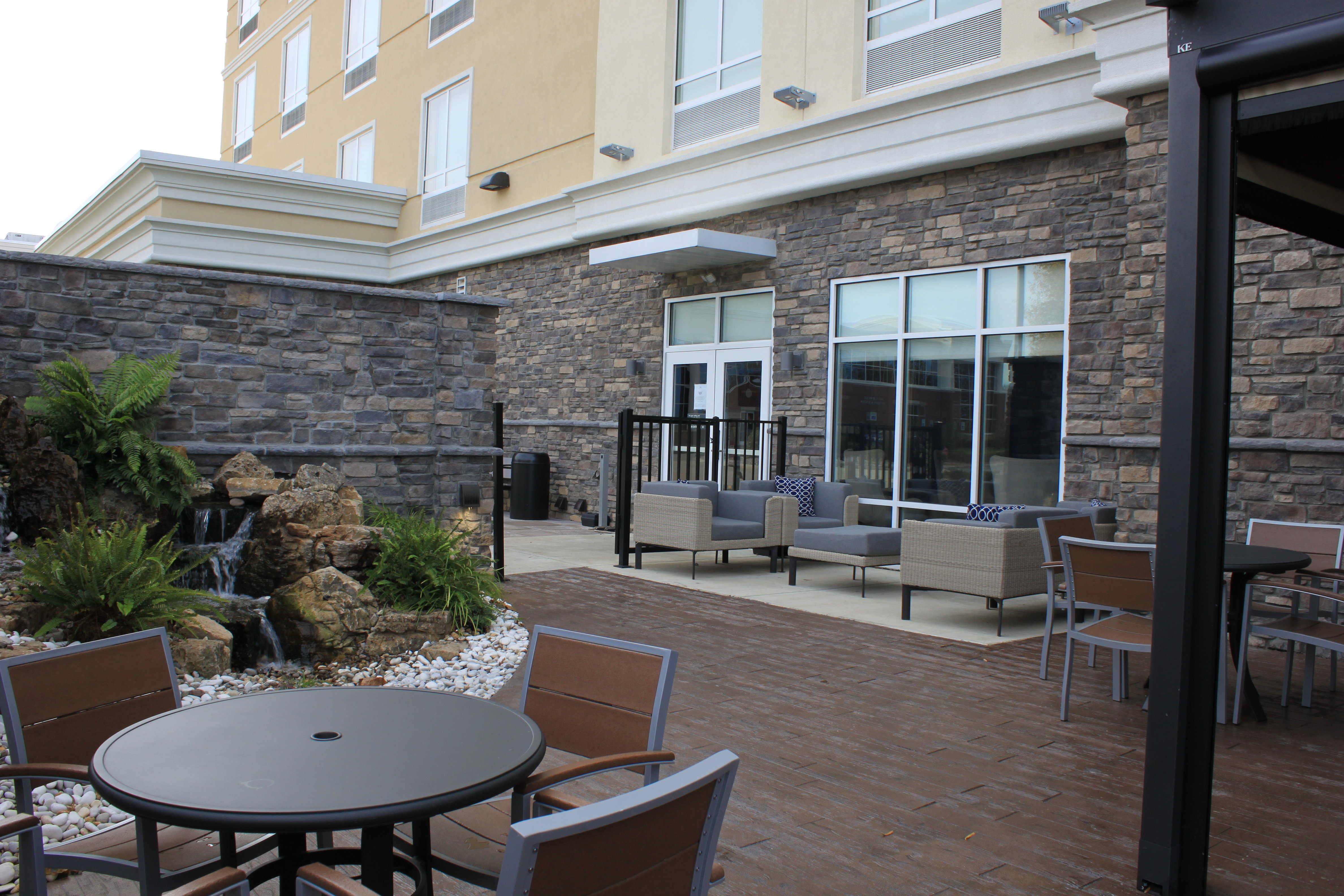 Holiday Inn Suites Hopkinsville Convention Ctr 30/41