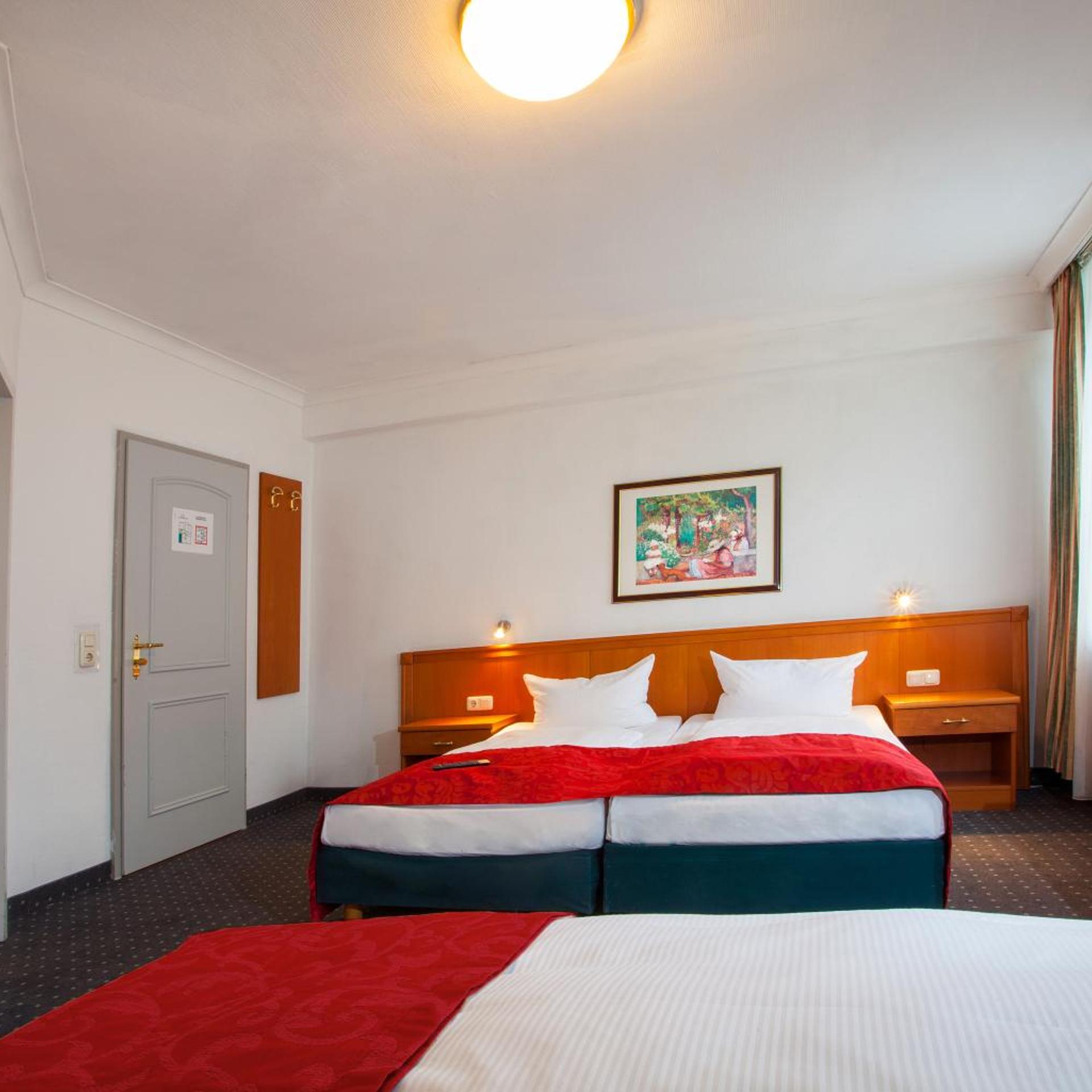 Room, Triple