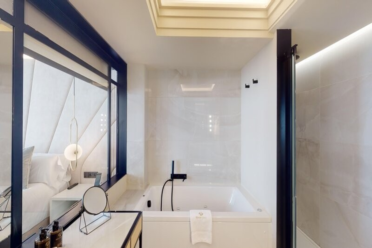 Nivia Born Boutique Hotel 34/36