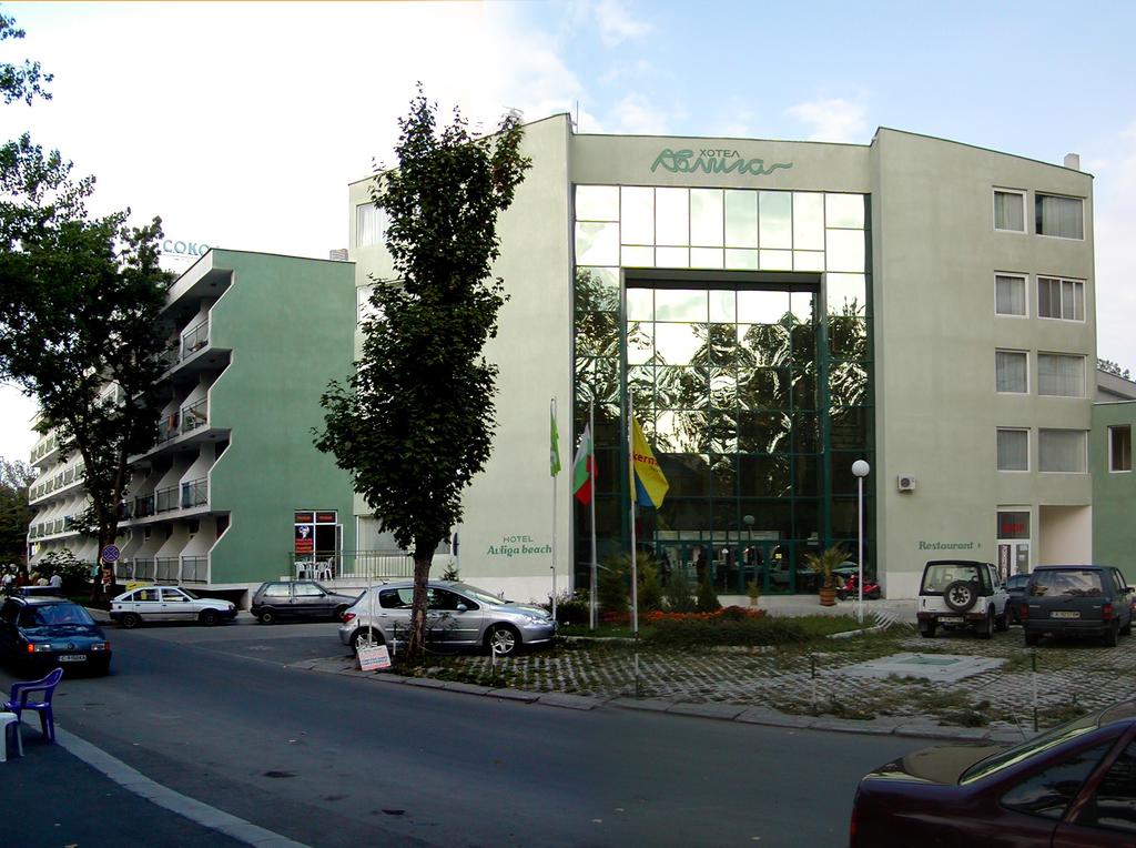 Flamingo Beach Hotel 55/63