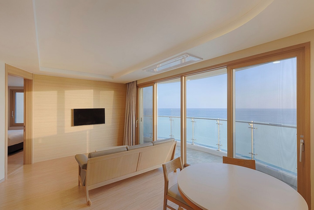 Sol Beach Samcheok 30/46
