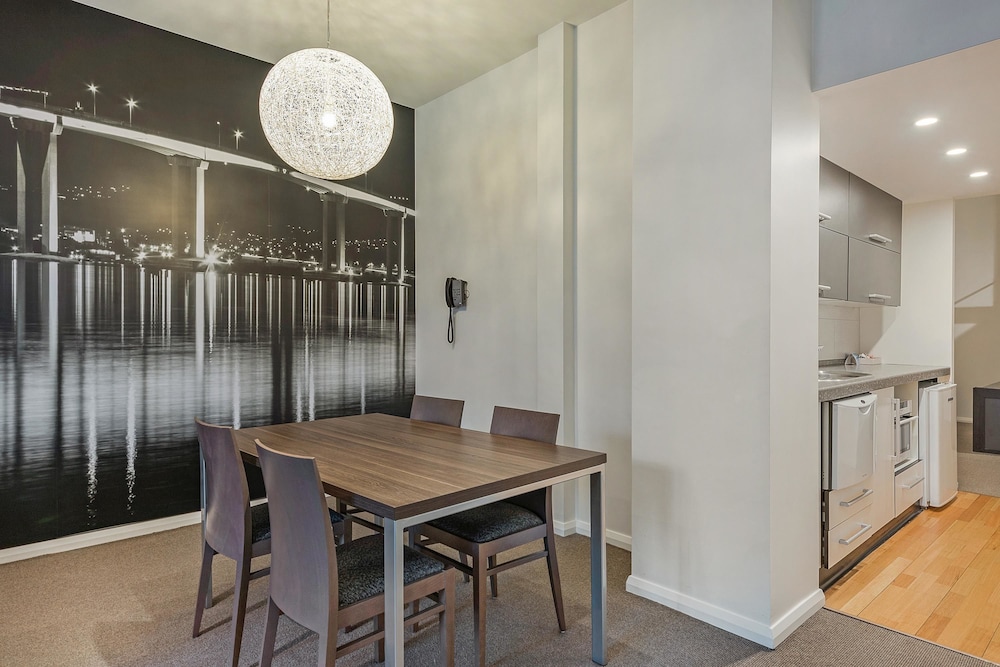 Mantra One Sandy Bay Road Hobart 53/64