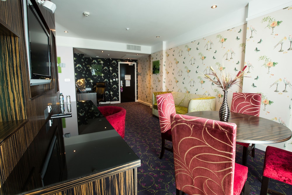 CROWNE PLAZA BLANCHARDSTOWN 51/76
