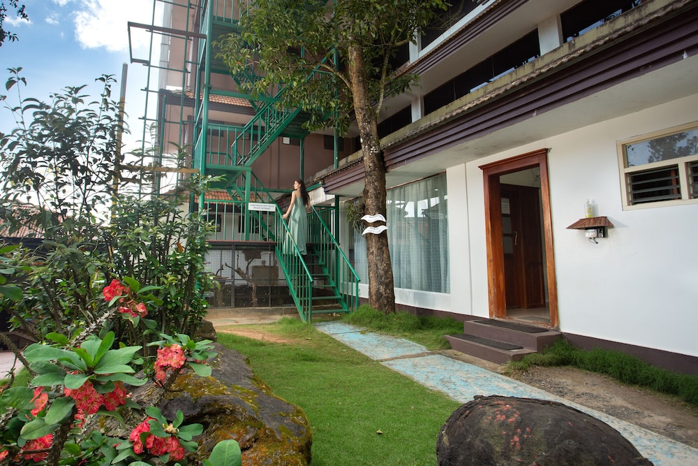 Coorg Cliffs Resort 37/39