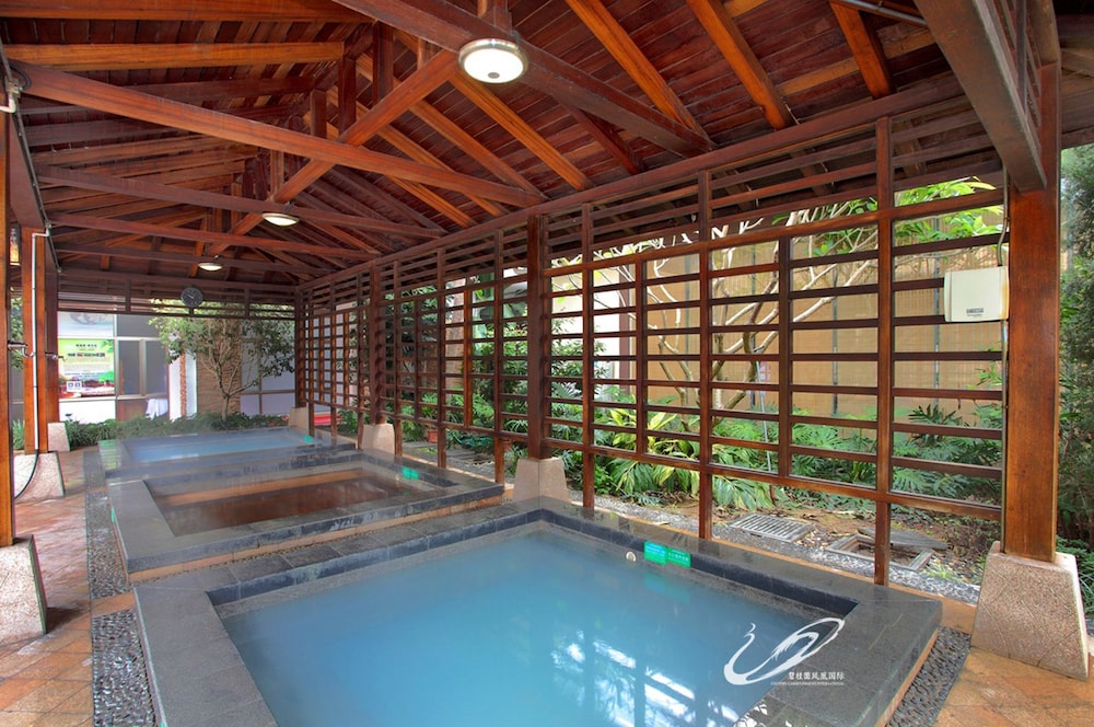 Country Garden Holiday Hot Spring Hotel 8/50