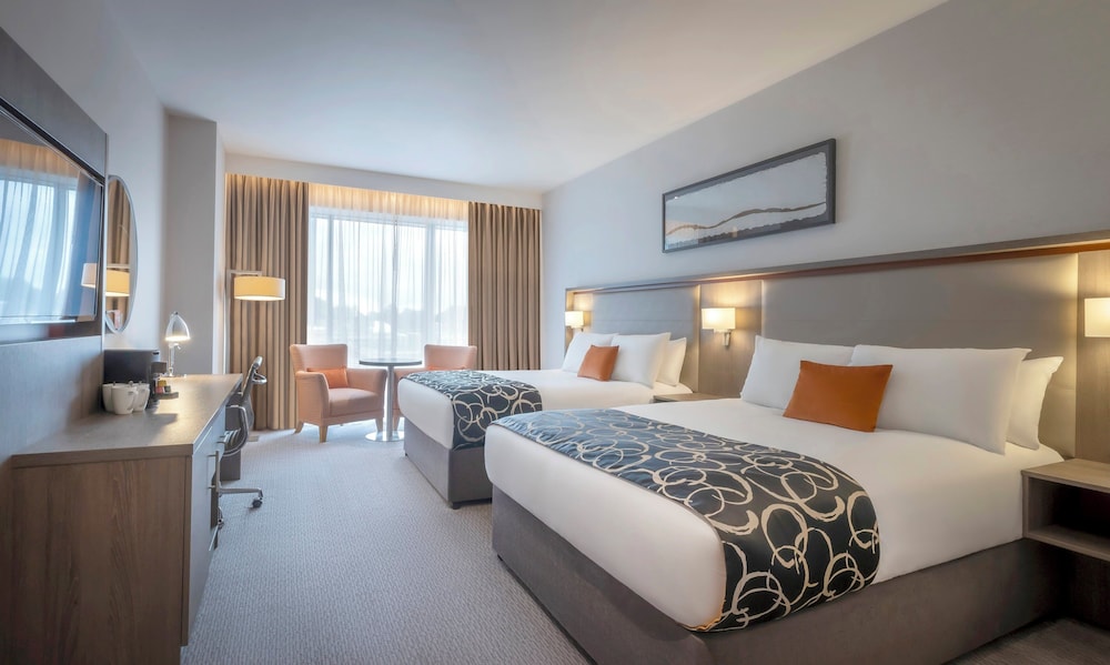 EXECUTIVE, 2 DOUBLE BEDS