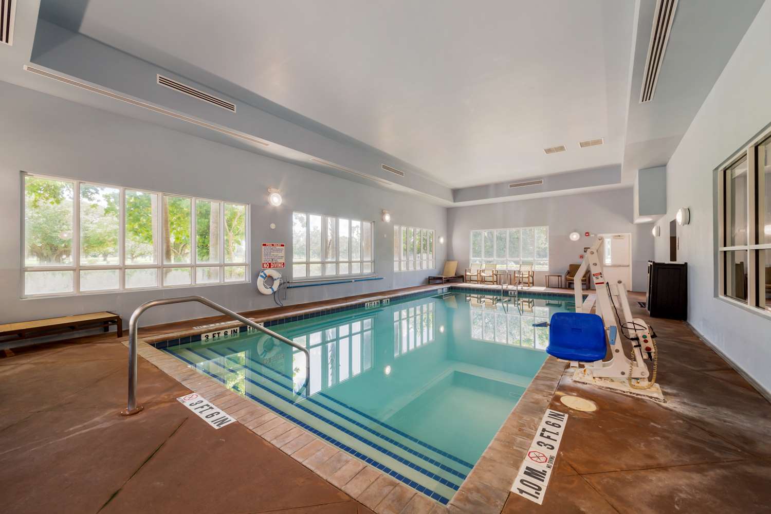 swimming pool spa