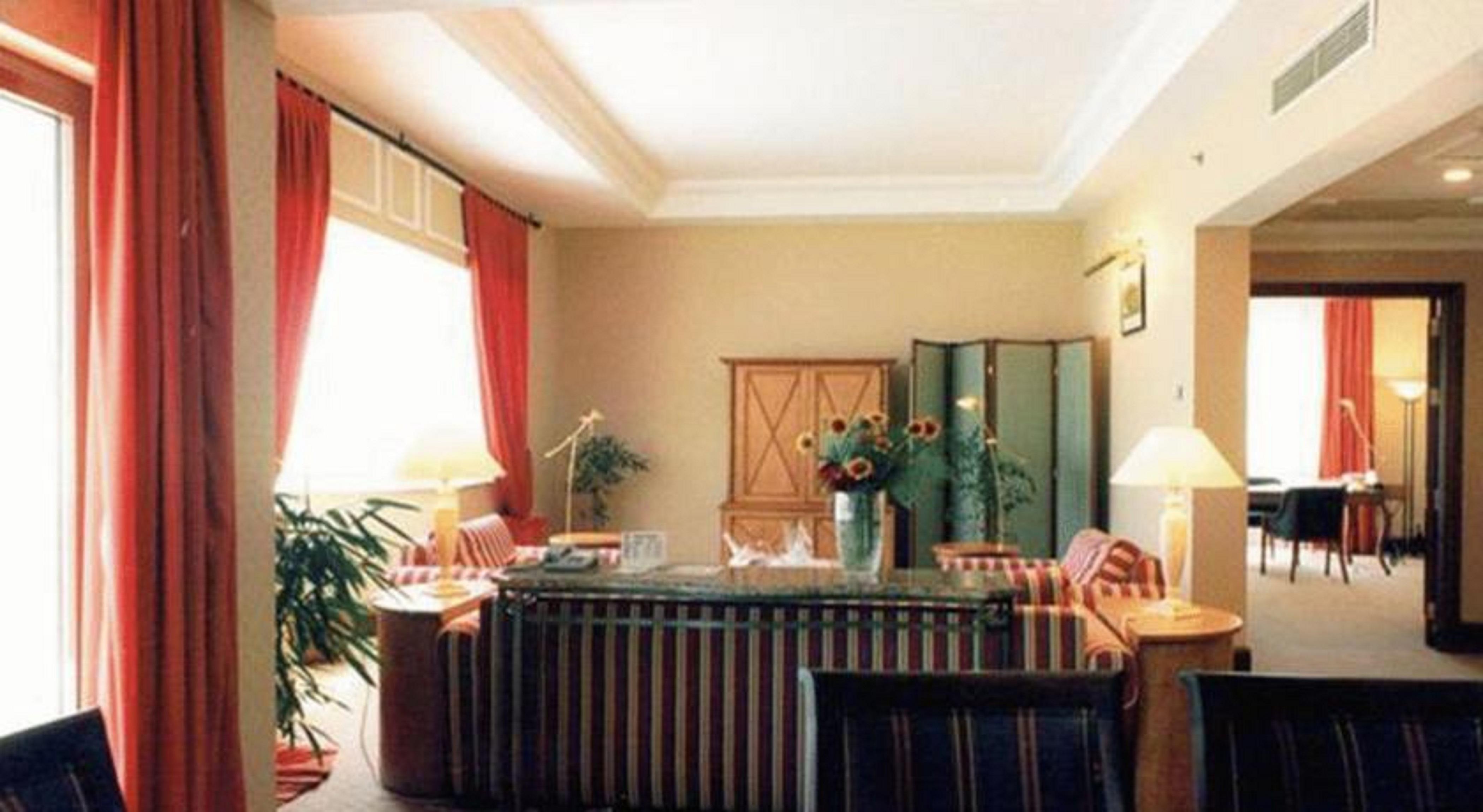 Grand Hotel Europe 15/57
