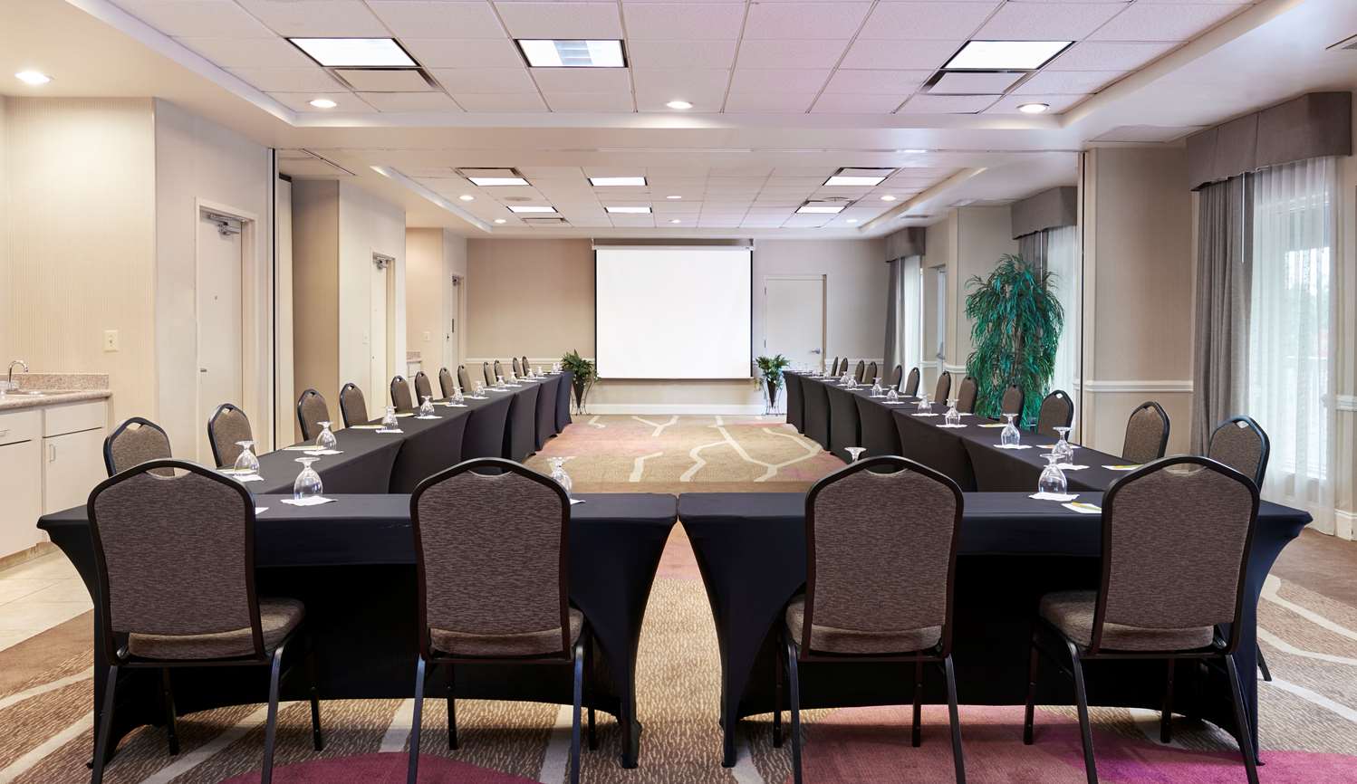 Hilton Garden Inn Charlotte North 42/51