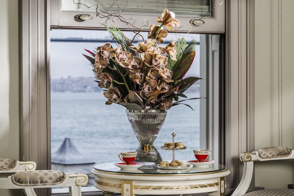 Bosphorus Palace Hotel Special Class 35/79