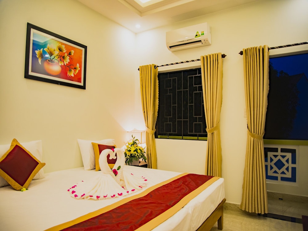 DELUXE, DOUBLE OR TWIN BED, GARDEN VIEW, BALCONY